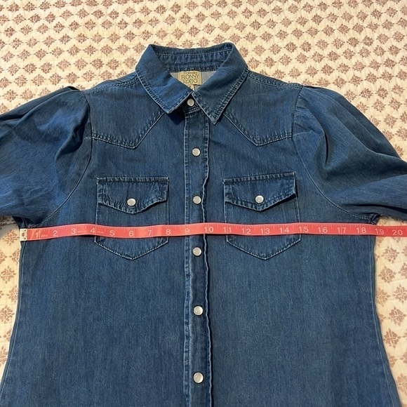 Torn by Ronny Kobo Denim Long Puff Sleeve Pearl Button Snap Front Size Medium - Picture 15 of 16